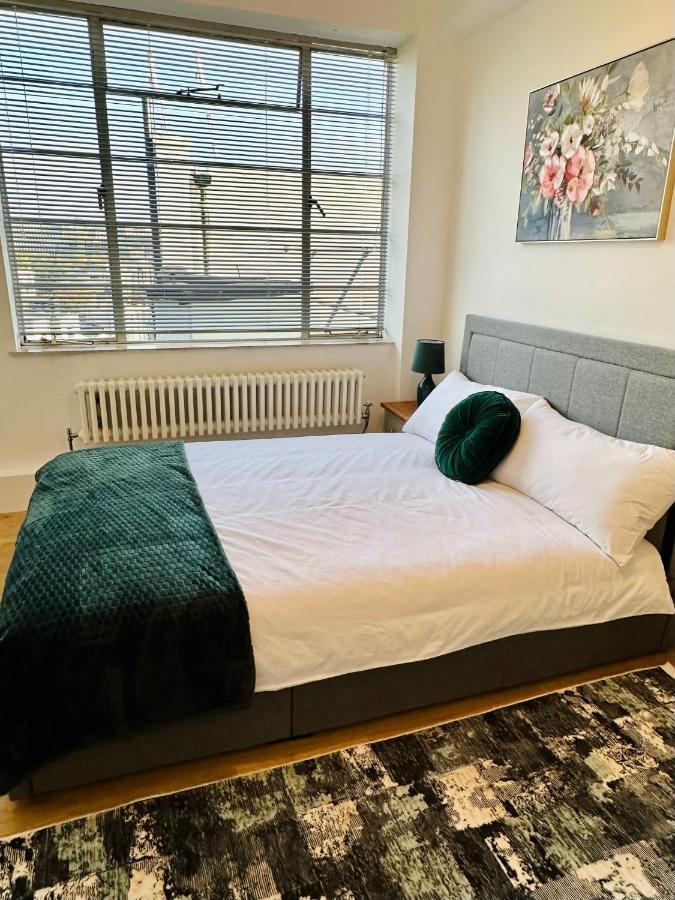 Beautiful Quality Apartment In Camden Town 런던 외부 사진