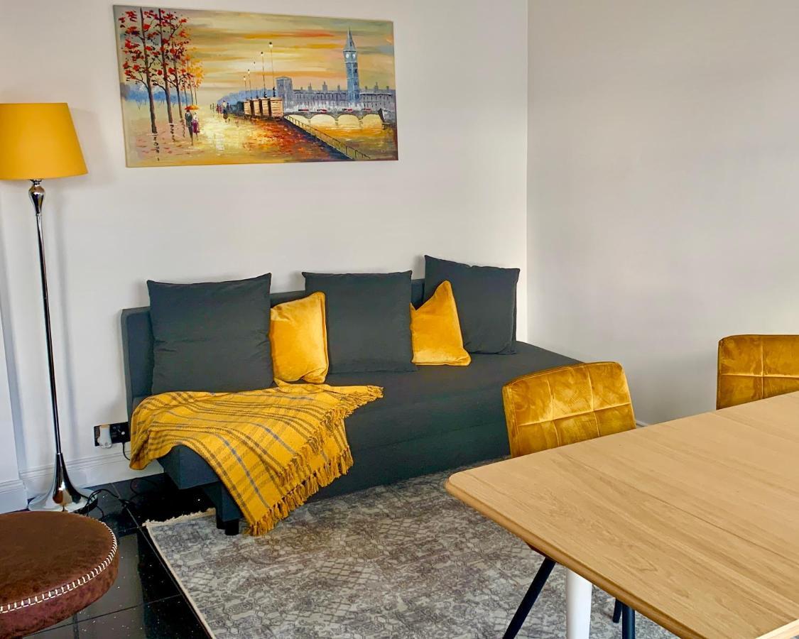 Beautiful Quality Apartment In Camden Town 런던 외부 사진