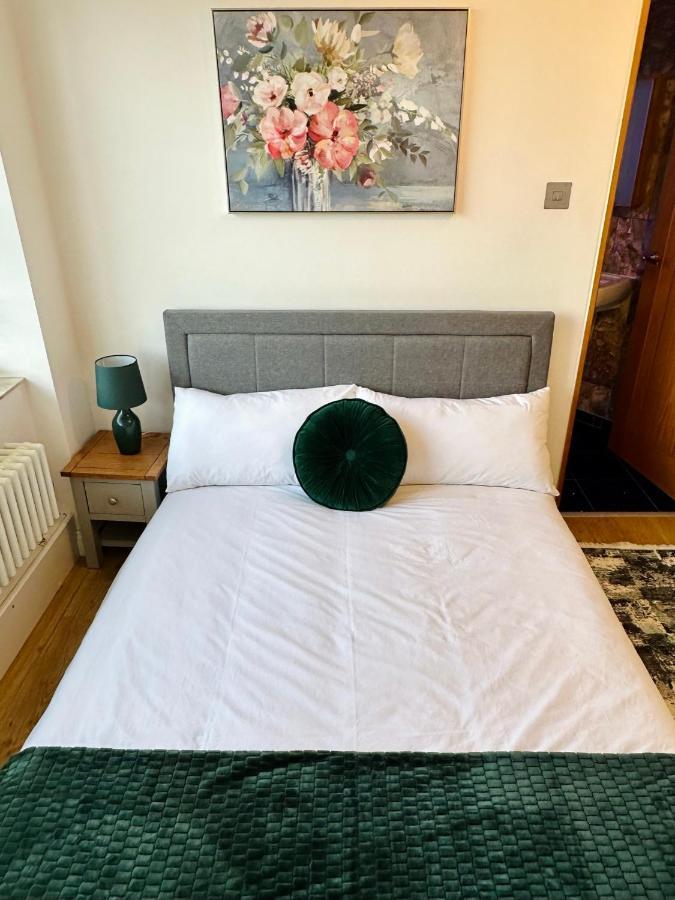 Beautiful Quality Apartment In Camden Town 런던 외부 사진